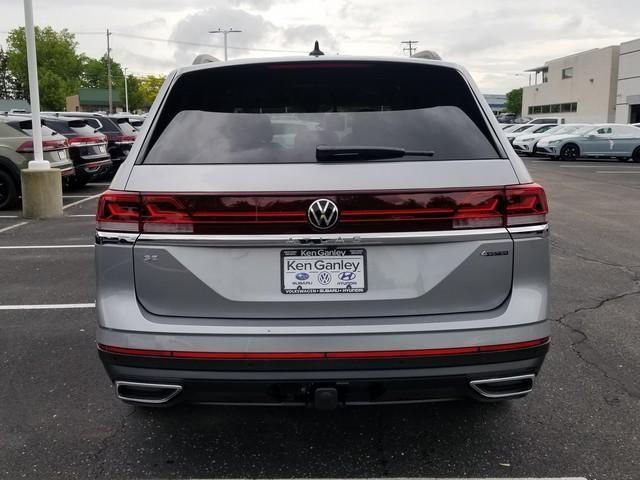 new 2025 Volkswagen Atlas car, priced at $46,327