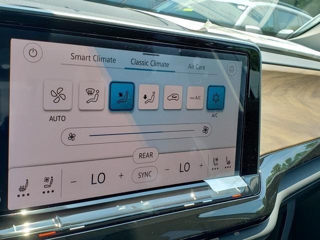 new 2025 Volkswagen Atlas car, priced at $46,327