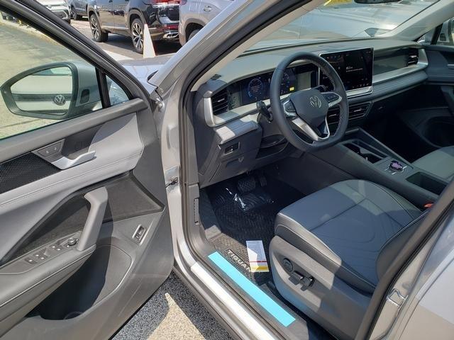 new 2025 Volkswagen Tiguan car, priced at $36,519