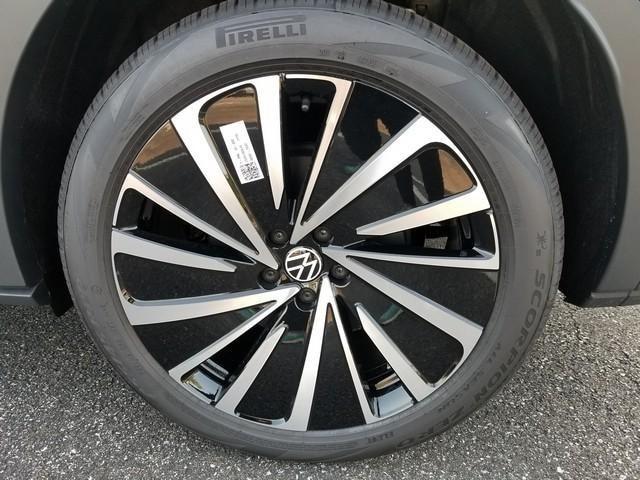 new 2025 Volkswagen ID.4 car, priced at $49,579