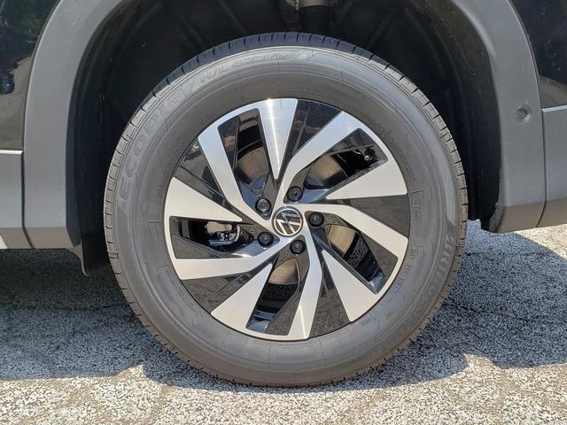 new 2025 Volkswagen Tiguan car, priced at $32,051