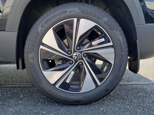 new 2025 Volkswagen Taos car, priced at $32,292