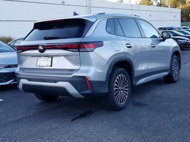 new 2025 Volkswagen Tiguan car, priced at $33,697