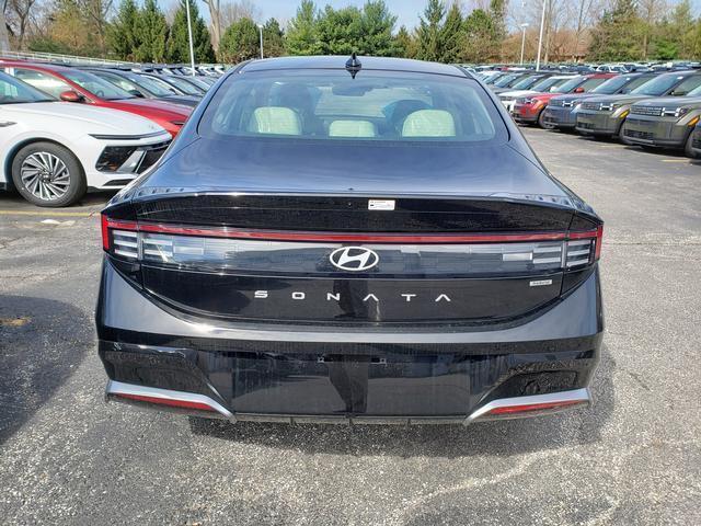 new 2025 Hyundai Sonata Hybrid car, priced at $32,031