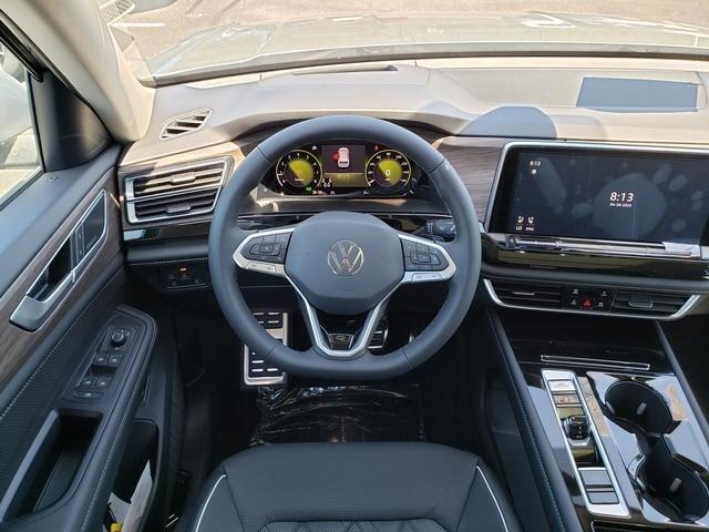 new 2025 Volkswagen Atlas car, priced at $54,738