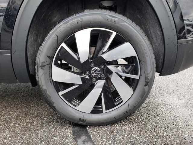 new 2026 Volkswagen Atlas Cross Sport car, priced at $47,827