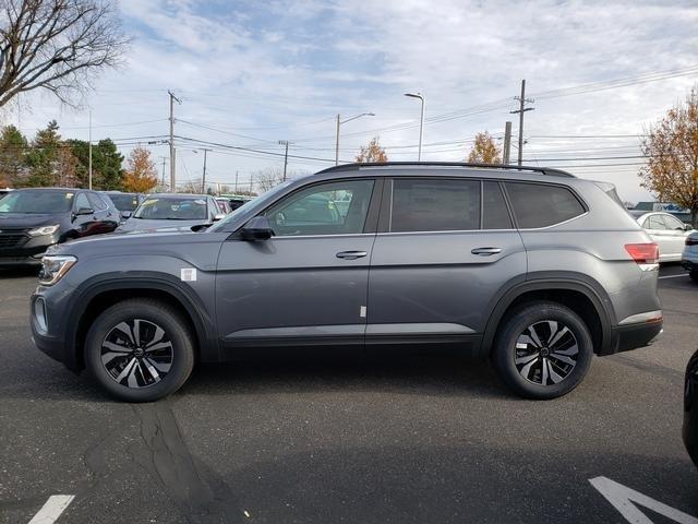 new 2025 Volkswagen Atlas car, priced at $41,038