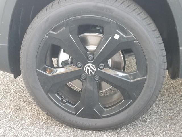 new 2025 Volkswagen Taos car, priced at $37,033