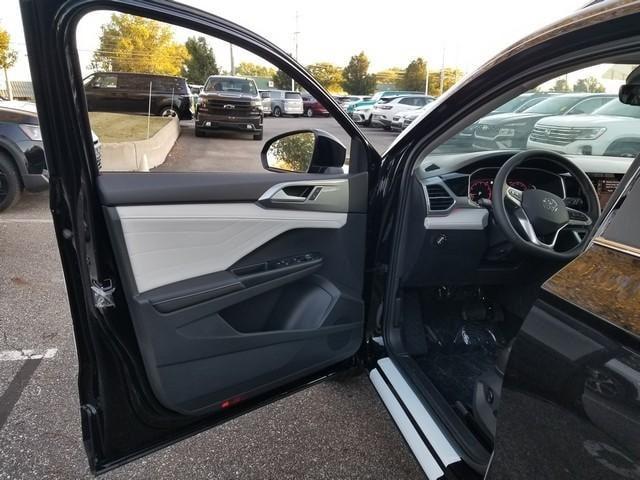 new 2025 Volkswagen Taos car, priced at $37,033