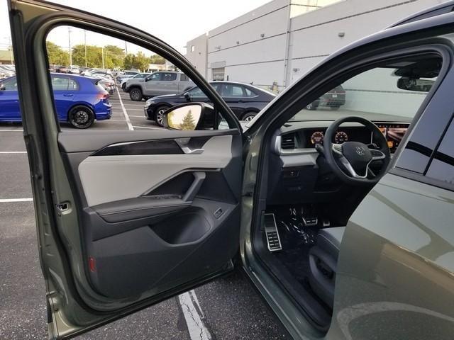 new 2025 Volkswagen Tiguan car, priced at $38,553