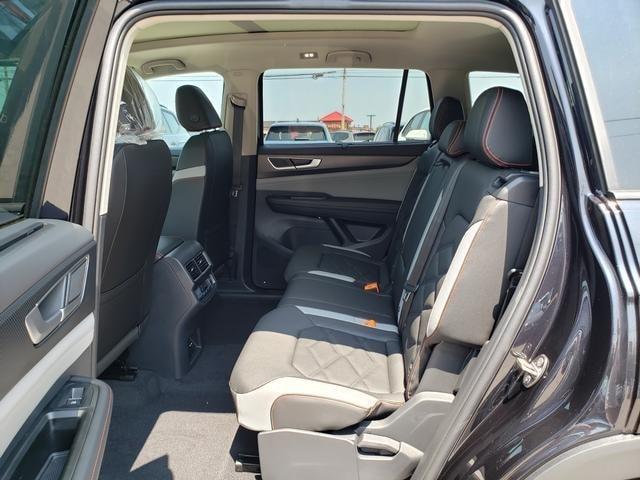 new 2025 Volkswagen Atlas car, priced at $47,308