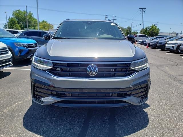 new 2024 Volkswagen Tiguan car, priced at $35,570