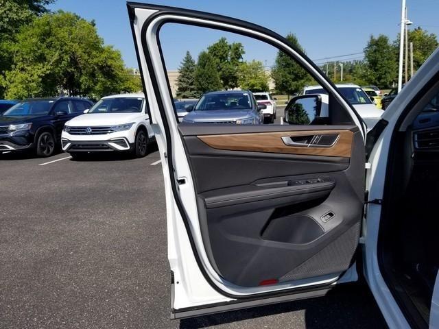 new 2024 Volkswagen Atlas car, priced at $45,650