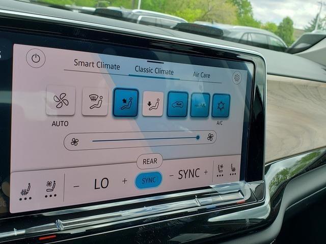 new 2025 Volkswagen Atlas car, priced at $45,295