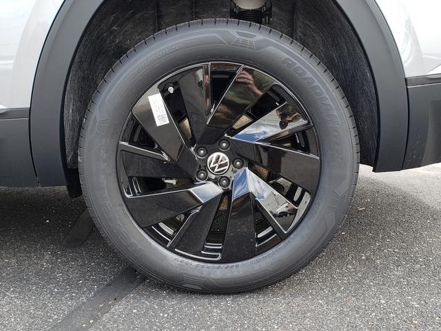 new 2025 Volkswagen Atlas car, priced at $45,295