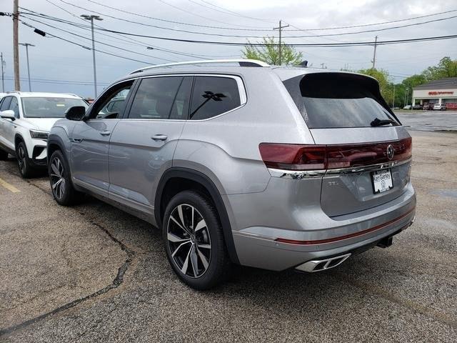 new 2024 Volkswagen Atlas car, priced at $54,221