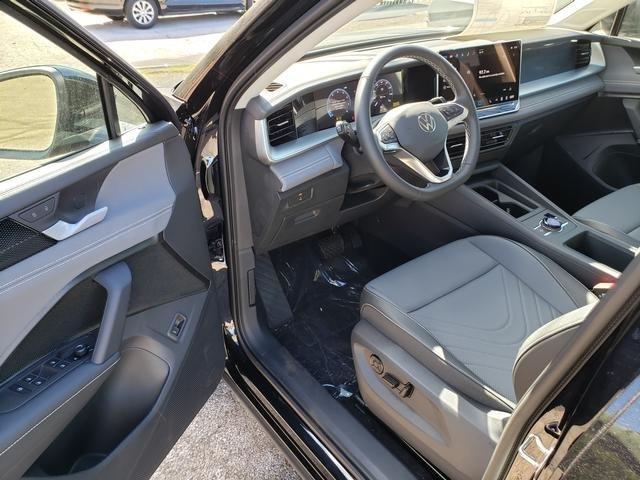 new 2025 Volkswagen Tiguan car, priced at $35,319