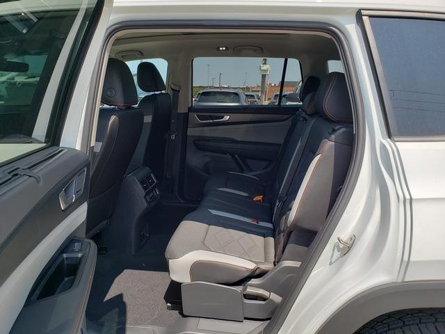 new 2025 Volkswagen Atlas car, priced at $47,308