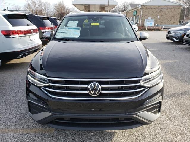 new 2024 Volkswagen Tiguan car, priced at $34,535