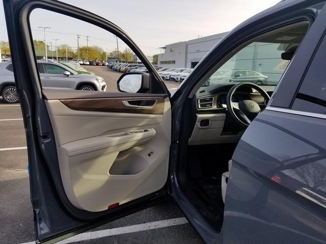 new 2025 Volkswagen Atlas car, priced at $45,295