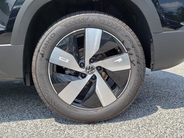new 2025 Volkswagen Taos car, priced at $27,871