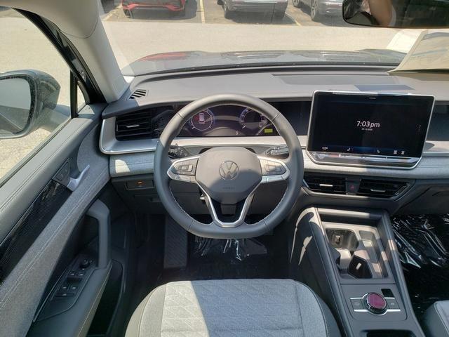 new 2025 Volkswagen Tiguan car, priced at $32,051