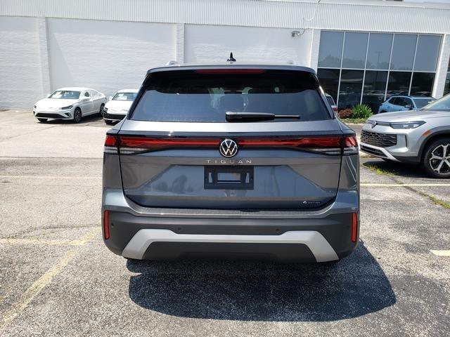 new 2025 Volkswagen Tiguan car, priced at $32,051