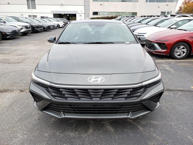 new 2025 Hyundai Elantra HEV car, priced at $28,175