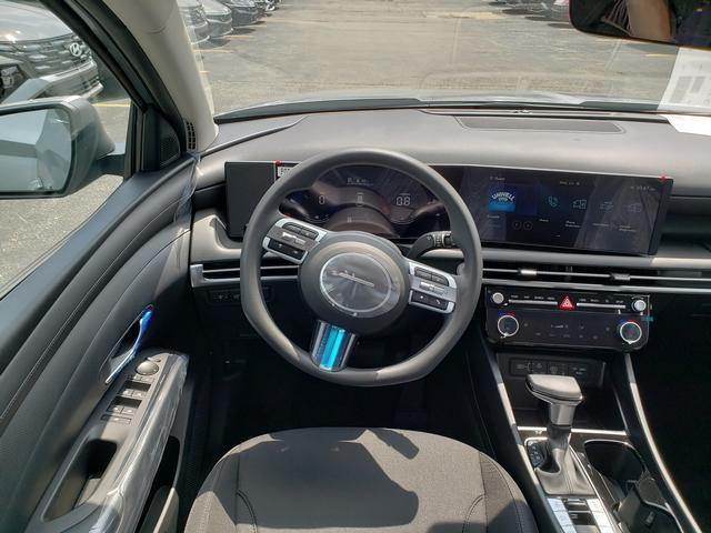 new 2025 Hyundai Tucson car, priced at $33,417