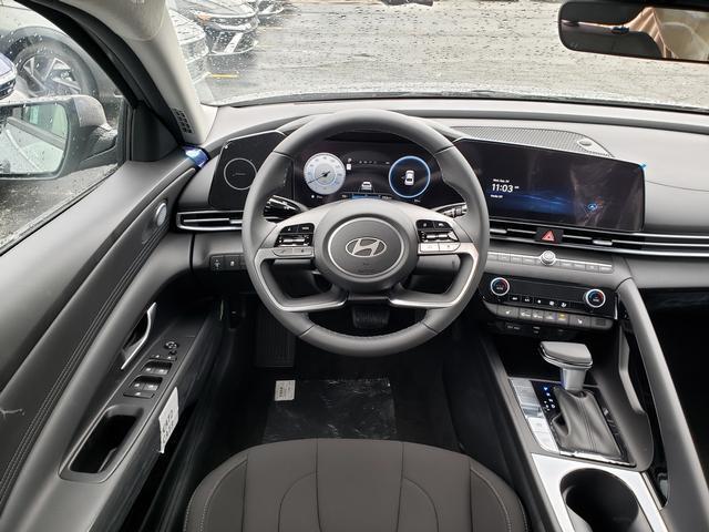 new 2025 Hyundai Elantra car, priced at $26,997