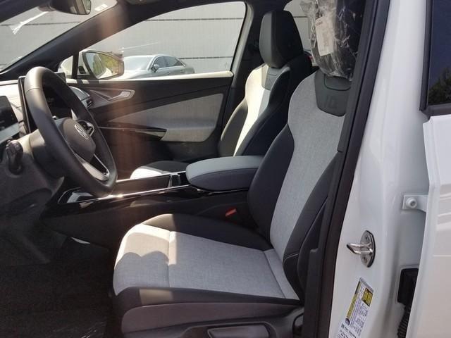 new 2025 Volkswagen ID.4 car, priced at $49,579