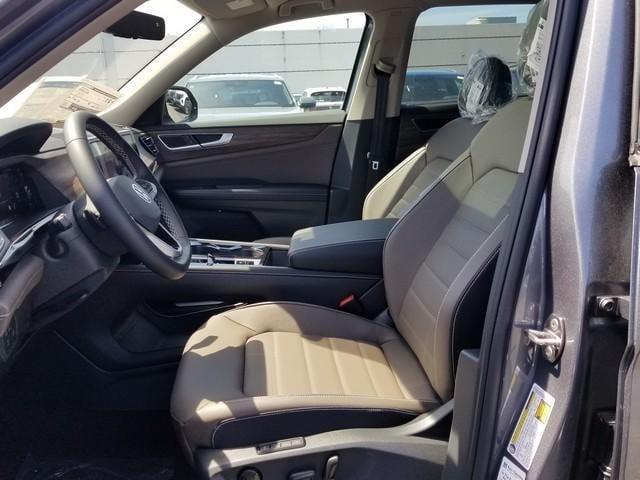 new 2025 Volkswagen Atlas car, priced at $49,301