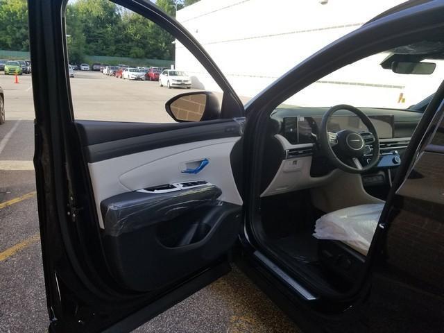 new 2025 Hyundai Tucson car, priced at $40,696