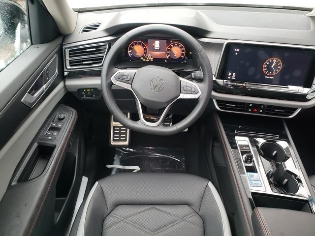 new 2025 Volkswagen Atlas car, priced at $48,055