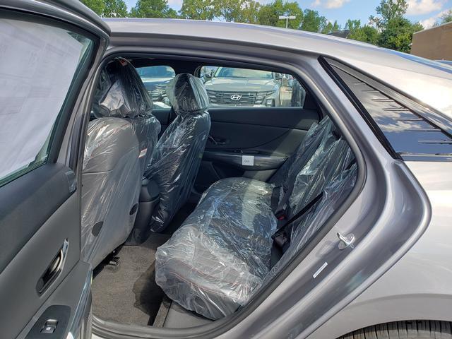 new 2025 Hyundai Elantra car, priced at $30,385