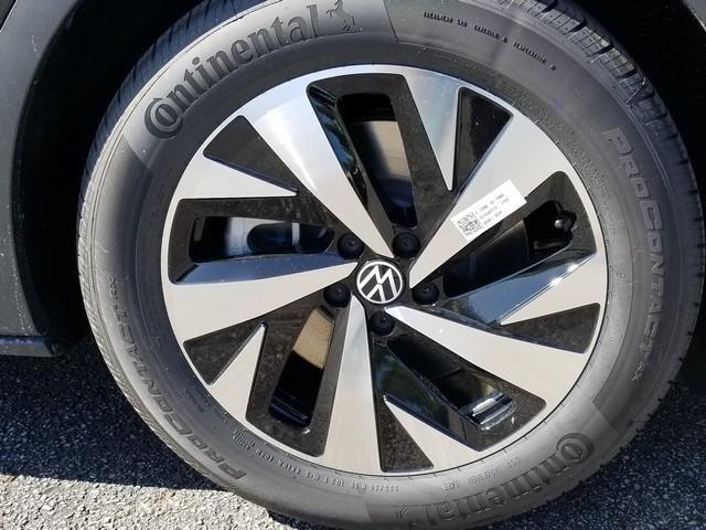 new 2025 Volkswagen ID.4 car, priced at $46,054