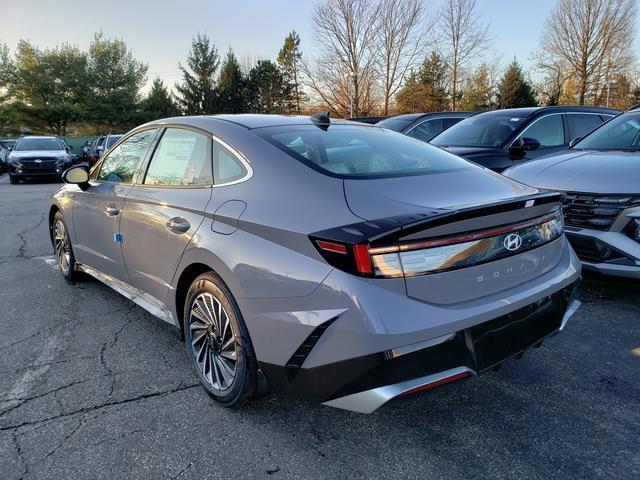 new 2025 Hyundai Sonata Hybrid car, priced at $32,042