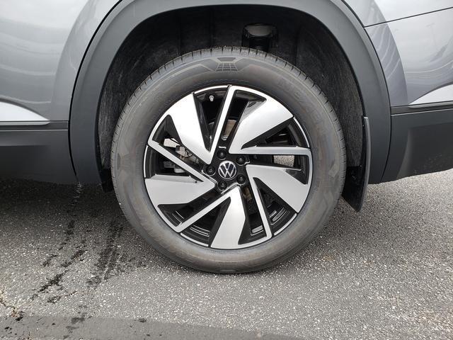 new 2024 Volkswagen Atlas car, priced at $46,112