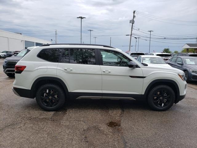 new 2024 Volkswagen Atlas car, priced at $48,301