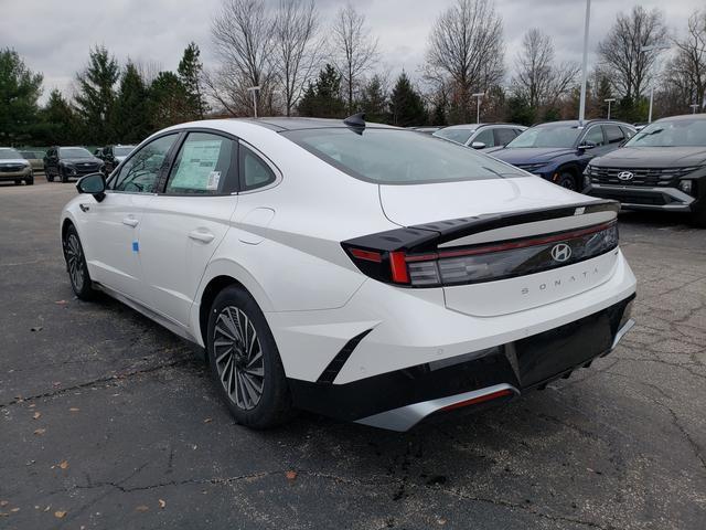 new 2025 Hyundai Sonata Hybrid car, priced at $38,499