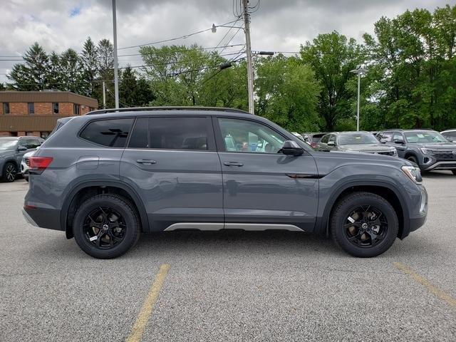 new 2025 Volkswagen Atlas car, priced at $48,978