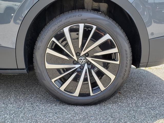 new 2025 Volkswagen ID.4 car, priced at $49,579