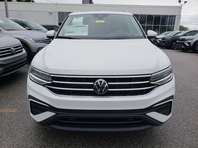 new 2024 Volkswagen Tiguan car, priced at $35,102