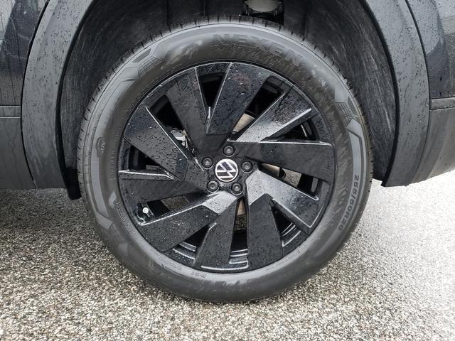 new 2026 Volkswagen Atlas Cross Sport car, priced at $46,533