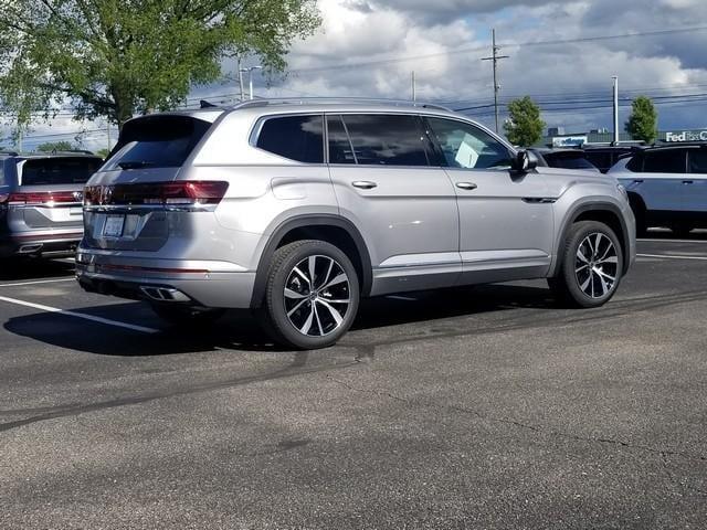 new 2025 Volkswagen Atlas car, priced at $54,738