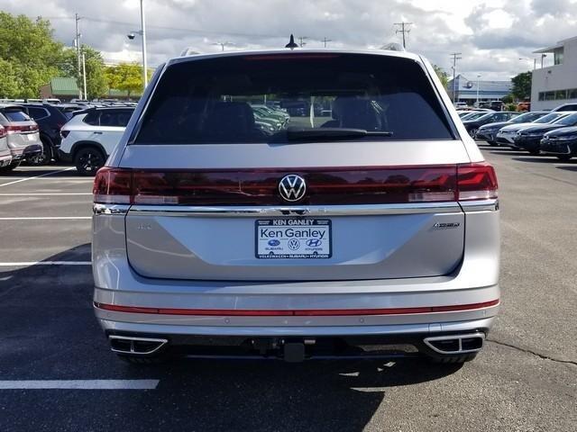 new 2025 Volkswagen Atlas car, priced at $54,738