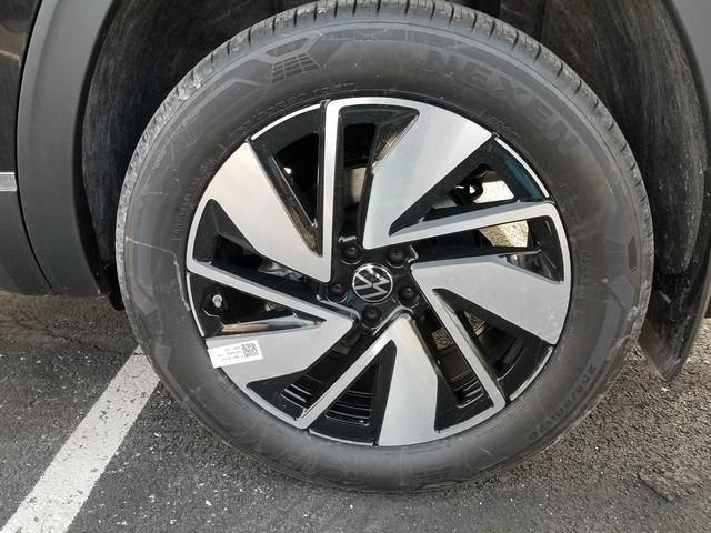 new 2025 Volkswagen Atlas car, priced at $49,936