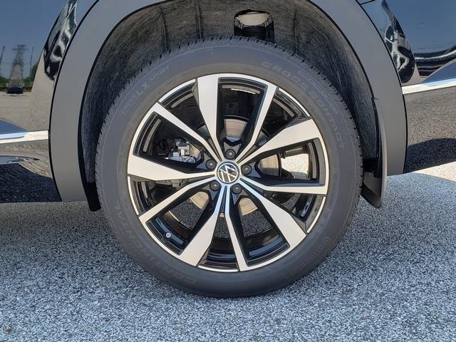 new 2025 Volkswagen Atlas car, priced at $54,775