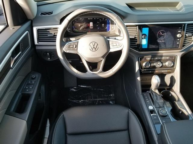 new 2023 Volkswagen Atlas car, priced at $39,928