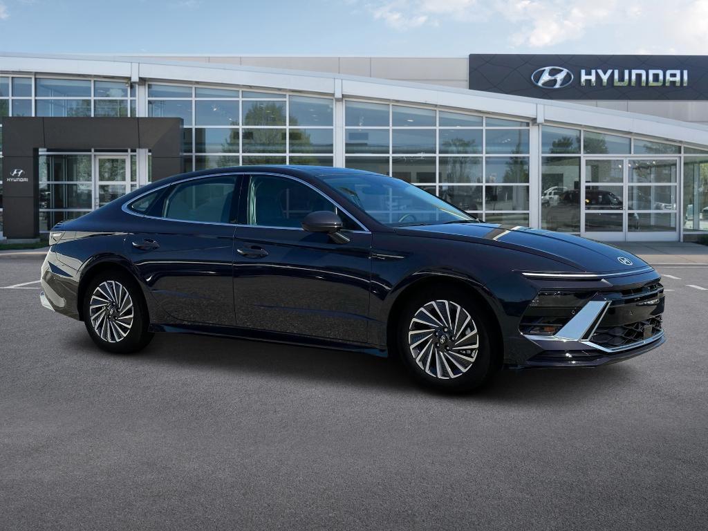 new 2025 Hyundai Sonata Hybrid car, priced at $38,346